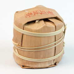 Юньнаньский Шен Пуэр 2017 года 250 гр в бамбуковой упаковке - мини-блины
