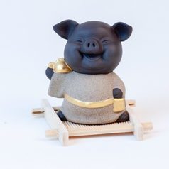 Большая глиняная свинка "Джин" из серии Wufu (A11)