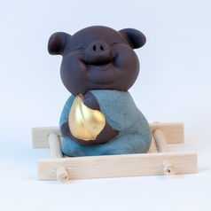 Большая глиняная свинка "Джин" из серии Wufu (A14)